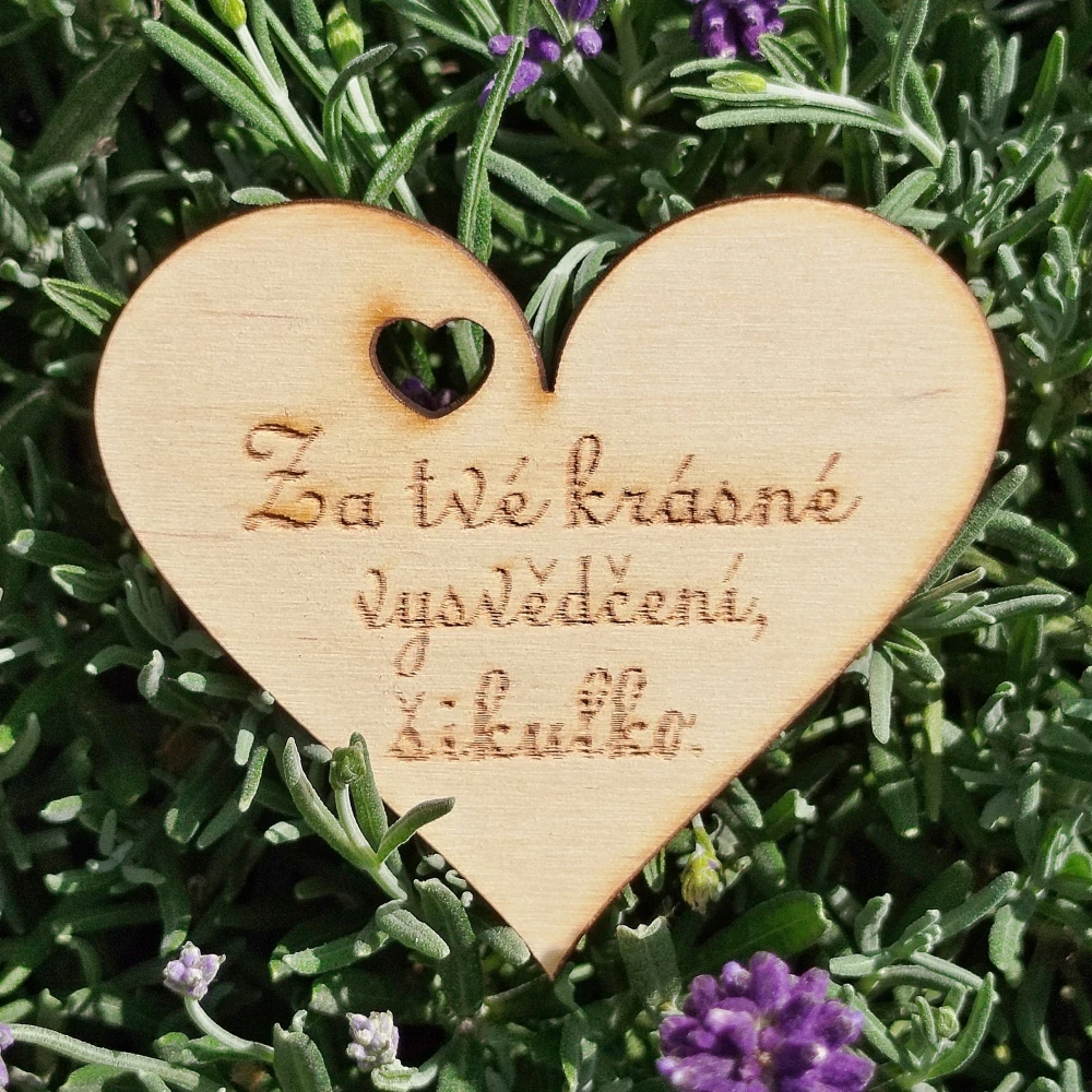 Dřevěná placka - srdce 7,5 cm - Za tvé krásné vysvědčení, šikulko.