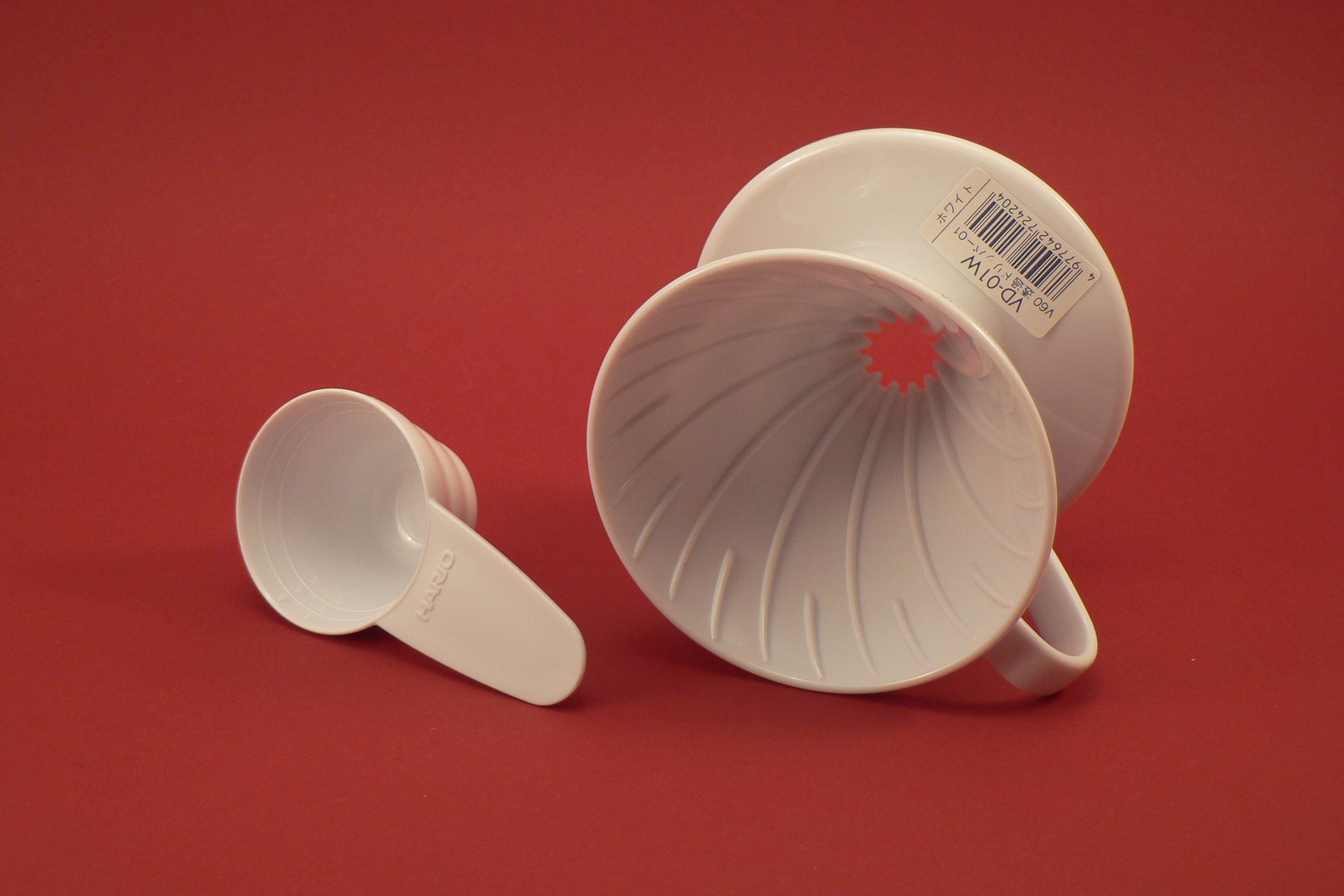 Hario Dripper V60-02W plastový - bílý na 4 šálky